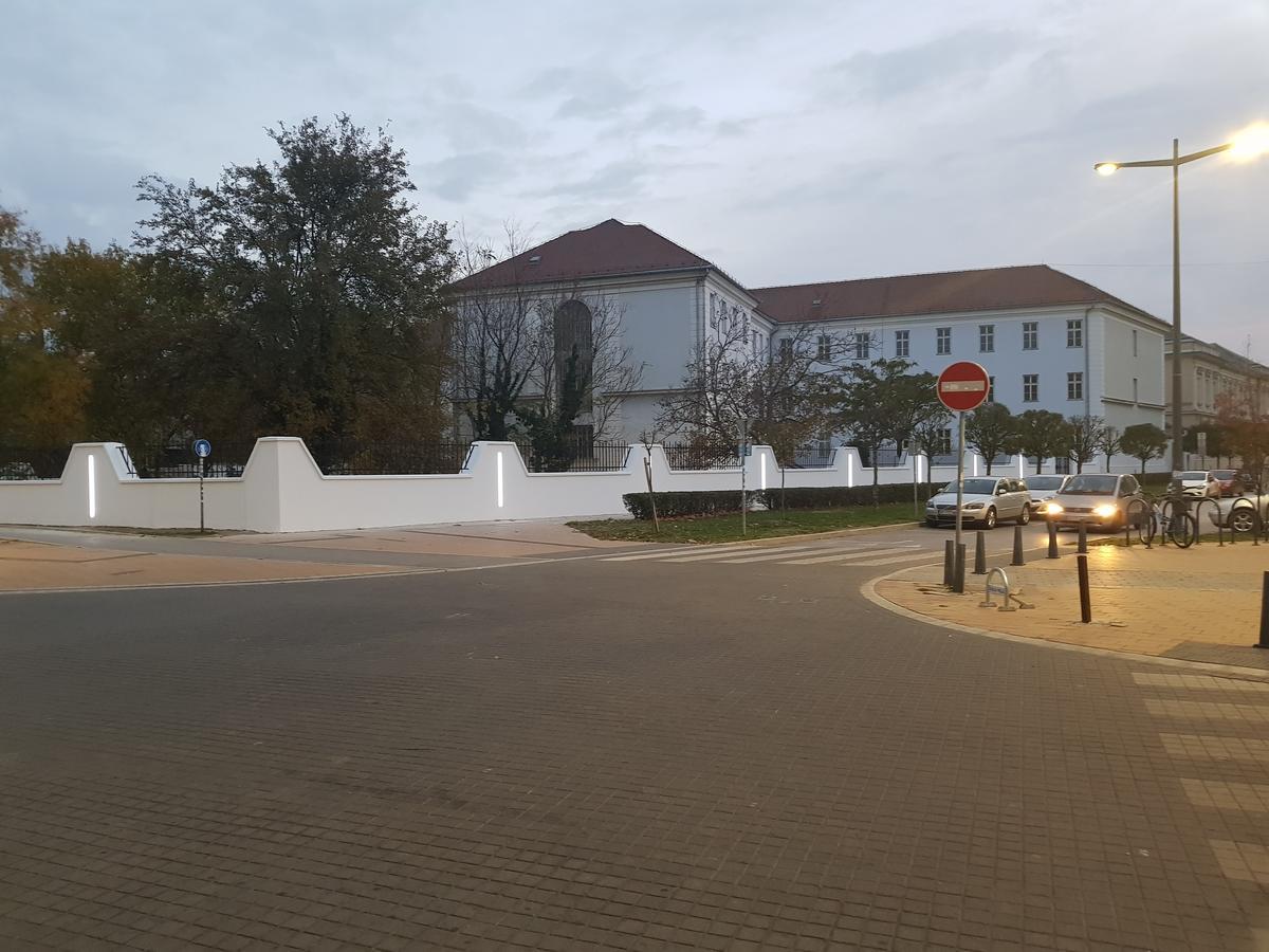 Sara - Modern Apartment In The City Center Novi Sad Esterno foto