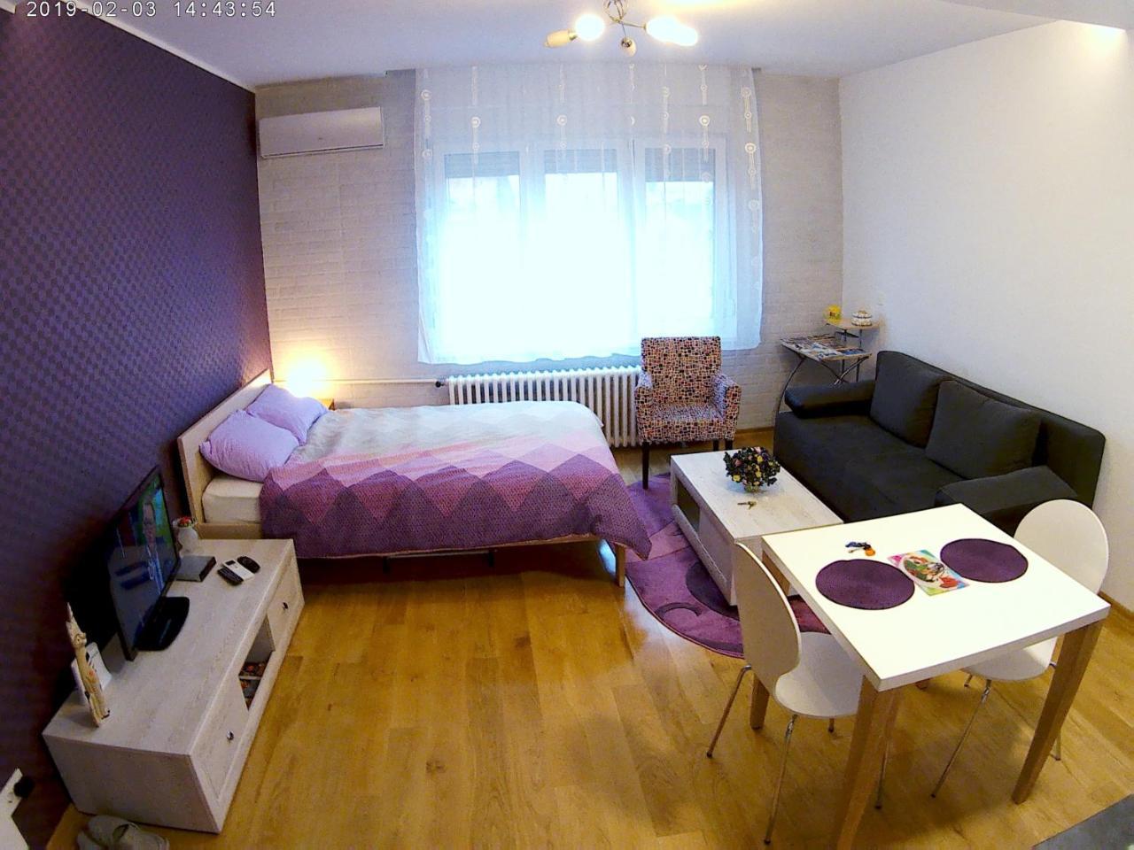 Sara - Modern Apartment In The City Center Novi Sad Esterno foto