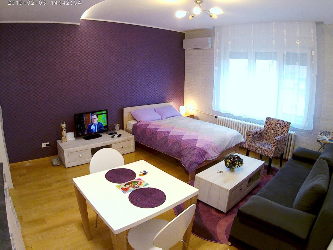 Sara - Modern Apartment In The City Center Novi Sad Esterno foto